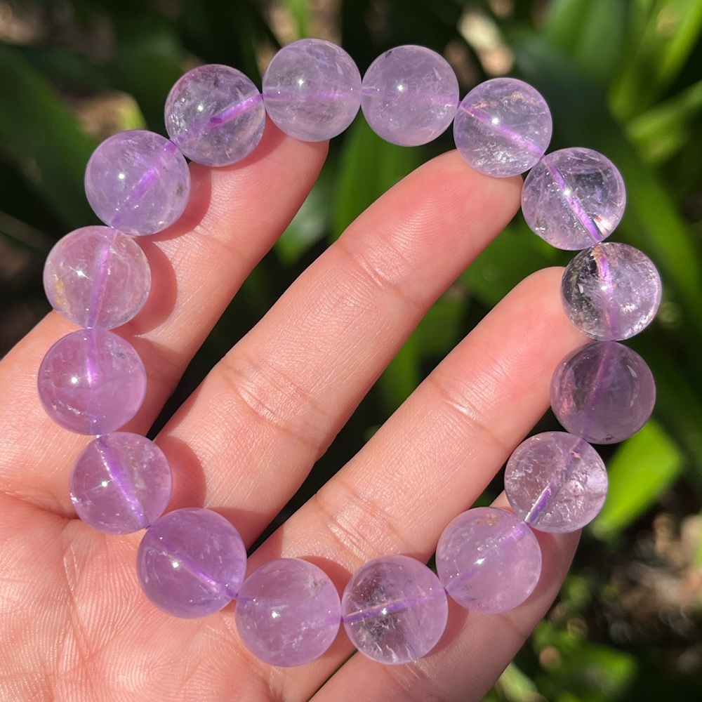 13mm stretchable chunky‎ lavender amethyst bracelet with inclusion